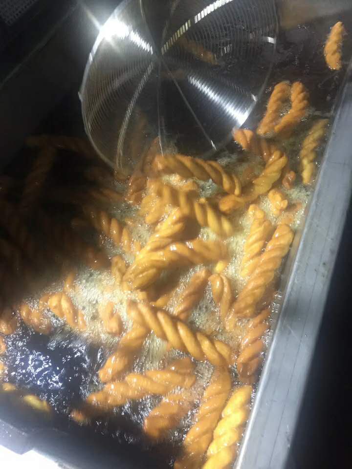  全自動麻花機生產線展示